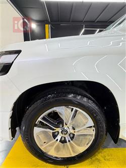 تۆیۆتا لاند کروزەر